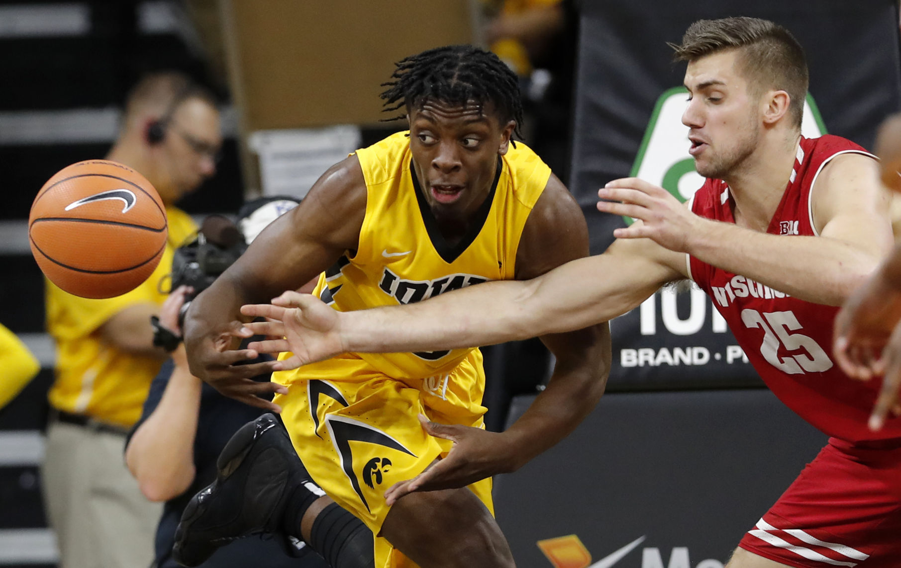 Wisconsin Iowa Basketball